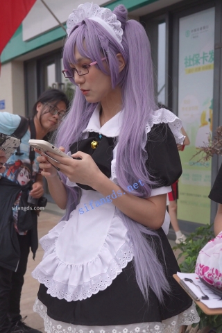 【xxn-323】刻晴女仆小姐姐..半透明内露毛..被摄影师围拍